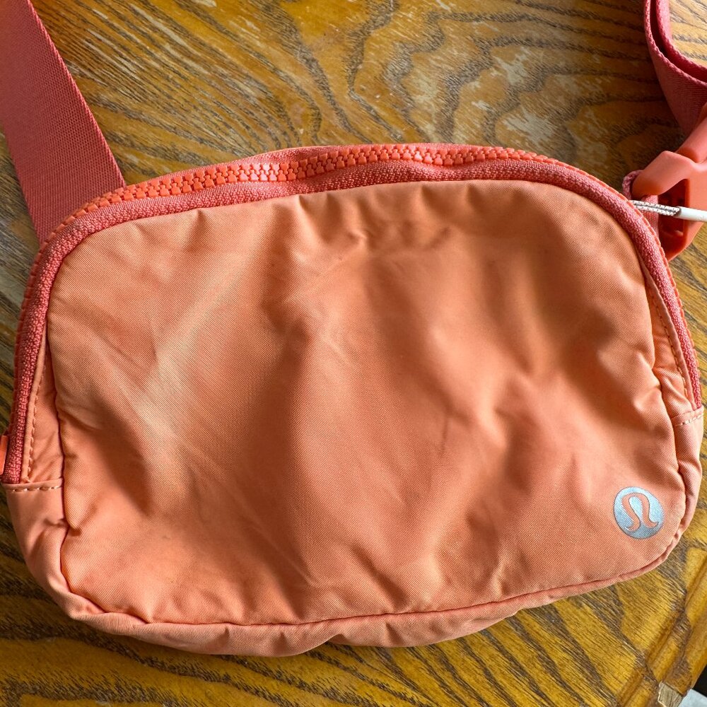 Lululemon Everywhere Belt Bag Orange Nylon Adjustable Strap Crossbody Fanny